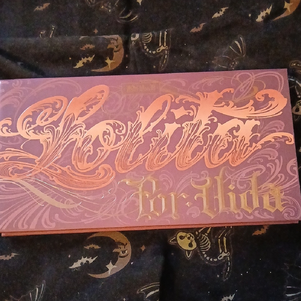 Lolita Por Vida Eyeshadow Palette